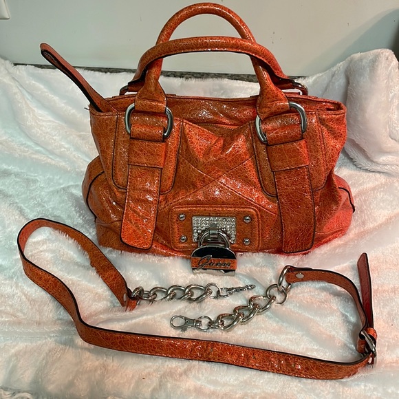 beautiful soft Leather bag by Guess 12”9”4” - Picture 2 of 7